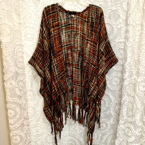 “Steve Madden” nubby yarn woven shawl with fringe- OS - Picture 8 of 10